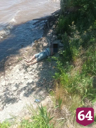 Саратовские рыбаки на Волге спасли волгоградца